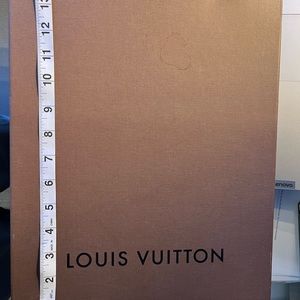 Louis Vuitton handbag deep, original box-see pics!